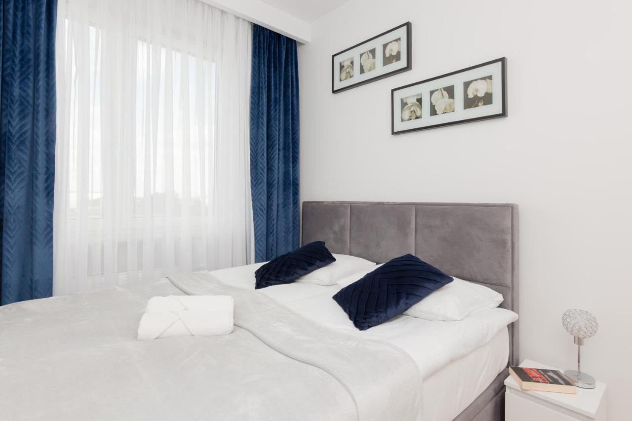 Warsaw Kotsisa Apartments With Parking By Noclegi Renters Exterior foto
